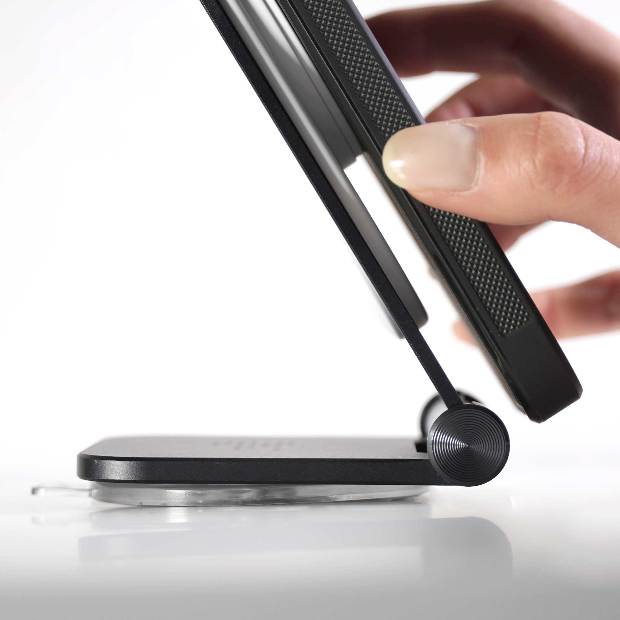 Mag Stream Stand (Midnight Black) Wireless Charger